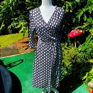 Beautiful Lula Roe size large wraparound dress